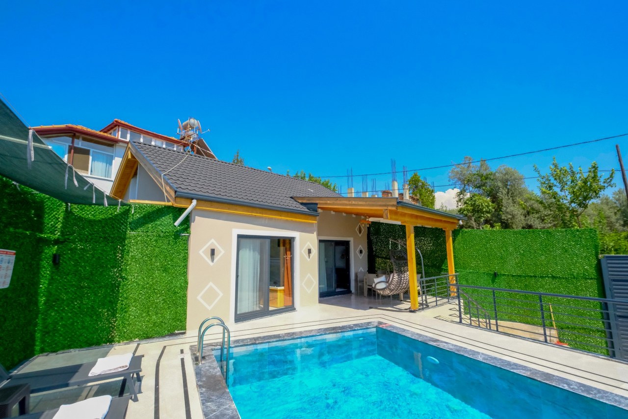 Villa Zeybek | Jakuzi| Korunaklı Havuz Alanı - Vilbox