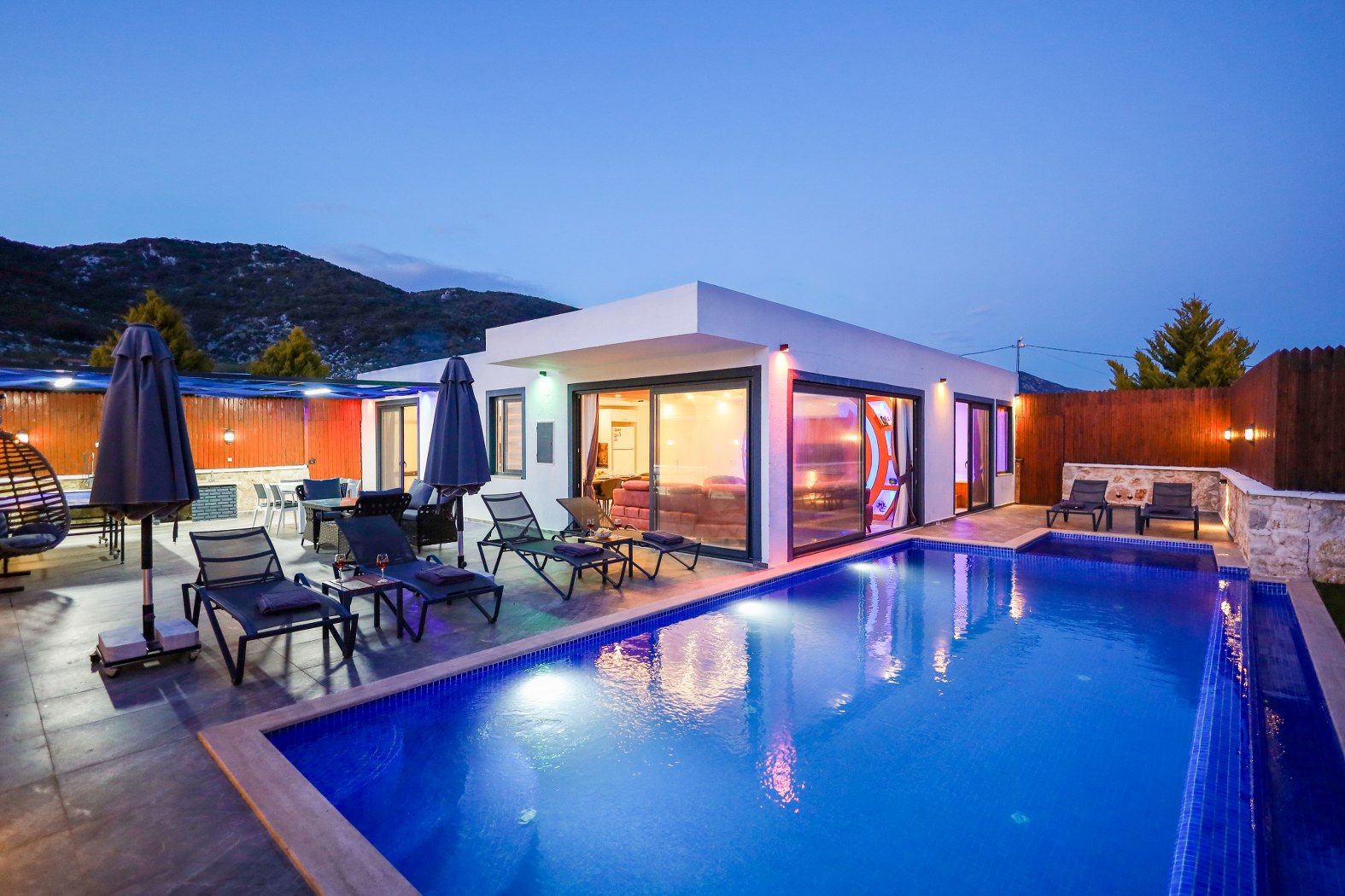 Villa Terra | Korunaklı Havuz Alanı| Jakuzi - Vilbox