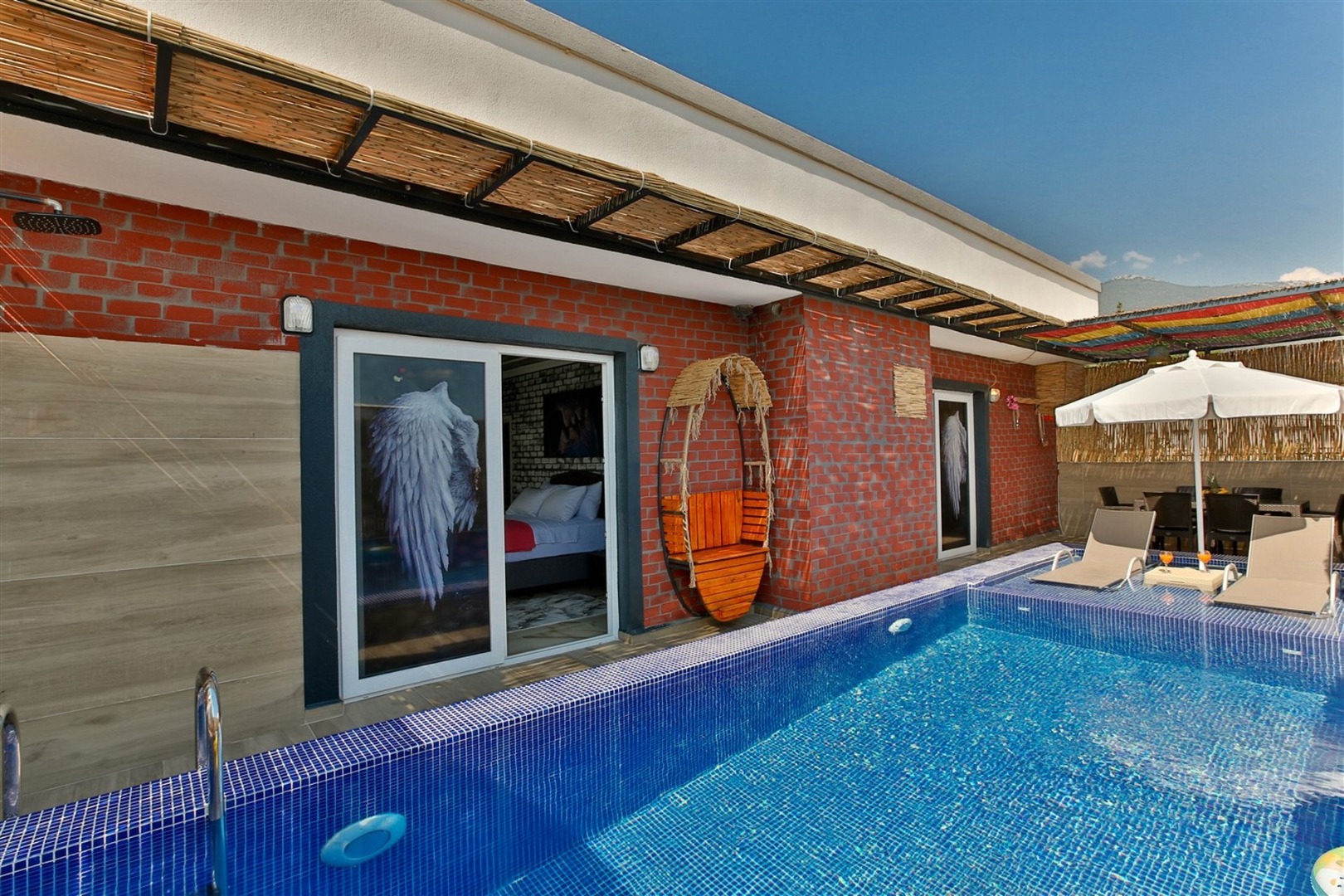 Villa Valora | Korunaklı Havuz Alanı | Jakuzi - Vilbox
