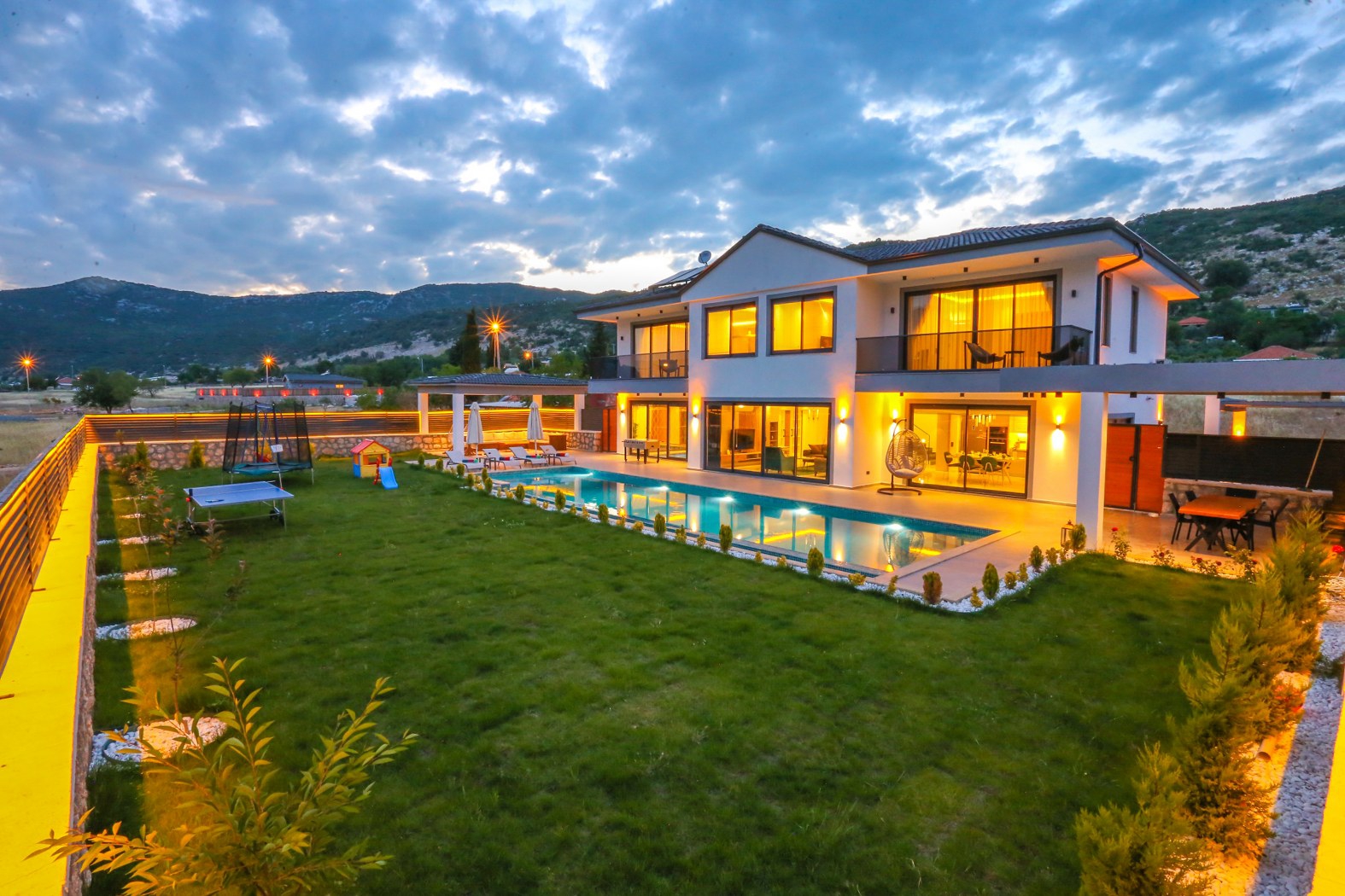 Villa Ziynet| Kapalı Havuz| Jakuzi| Sauna| Hamam - Vilbox