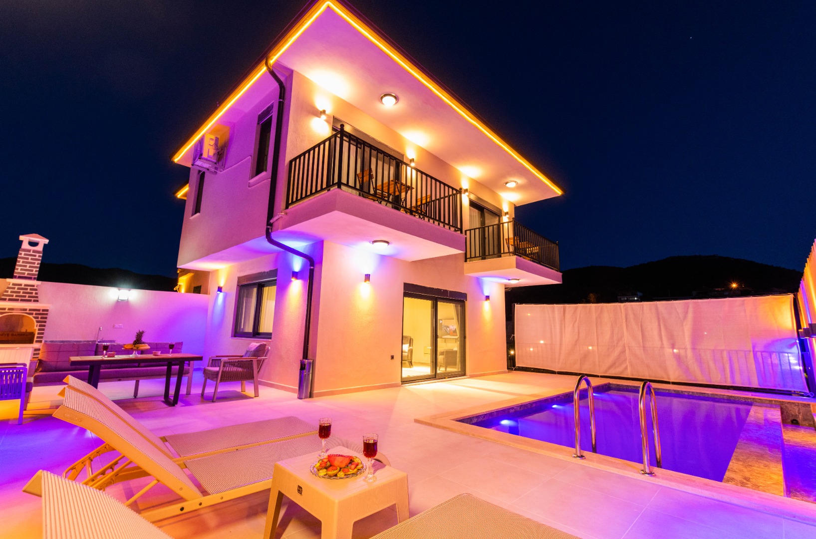Villa Virella| Korunaklı Havuz Alanı - Vilbox Villa Virella| Korunaklı Havuz Alanı - Vilbox