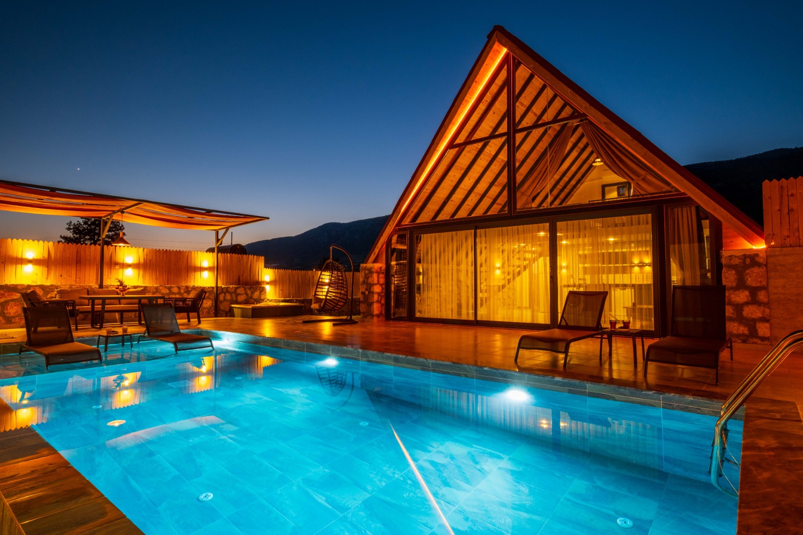 Villa Zeyna 2| Korunaklı Havuz Alanı| Jakuzi - Vilbox