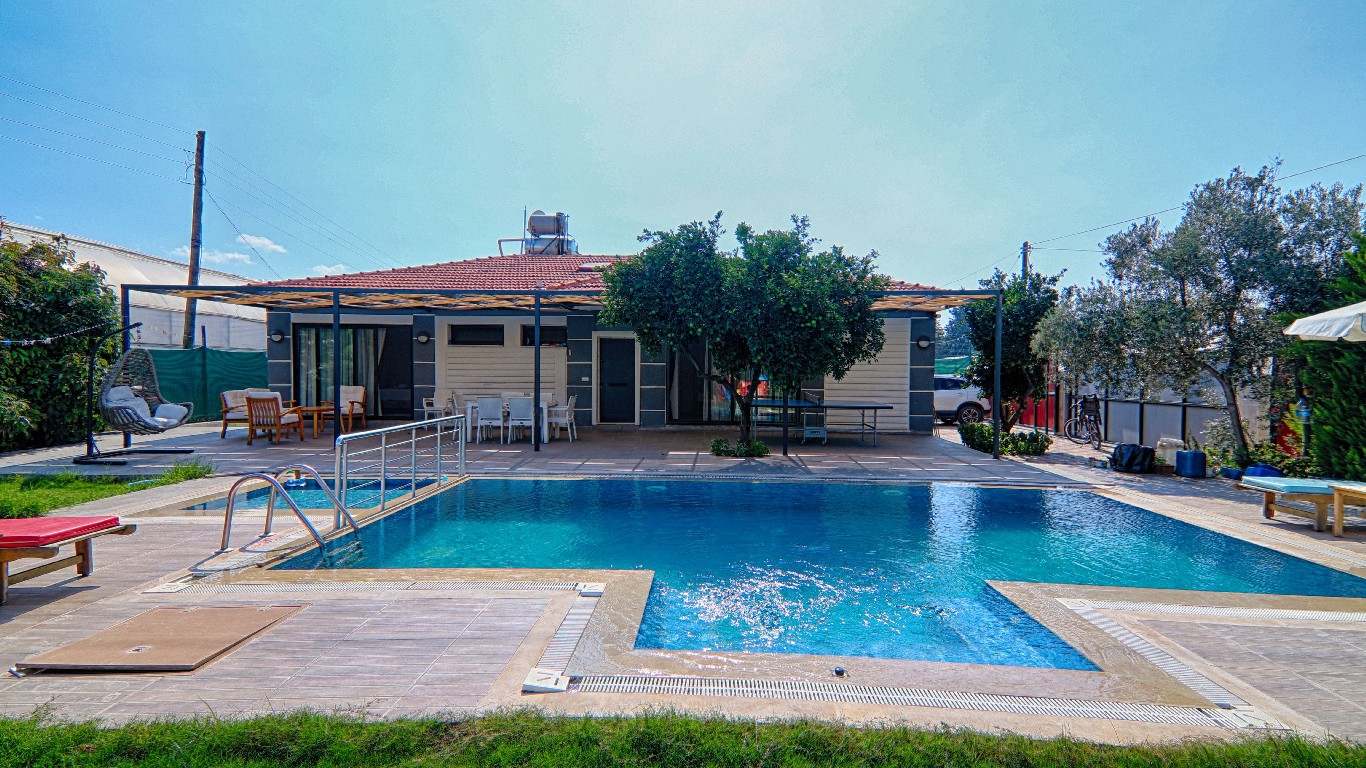 Villa Ece | Jakuzili |Korunaklı Havuz Alanı| Geniş Ailelere Uygun-Vilbox