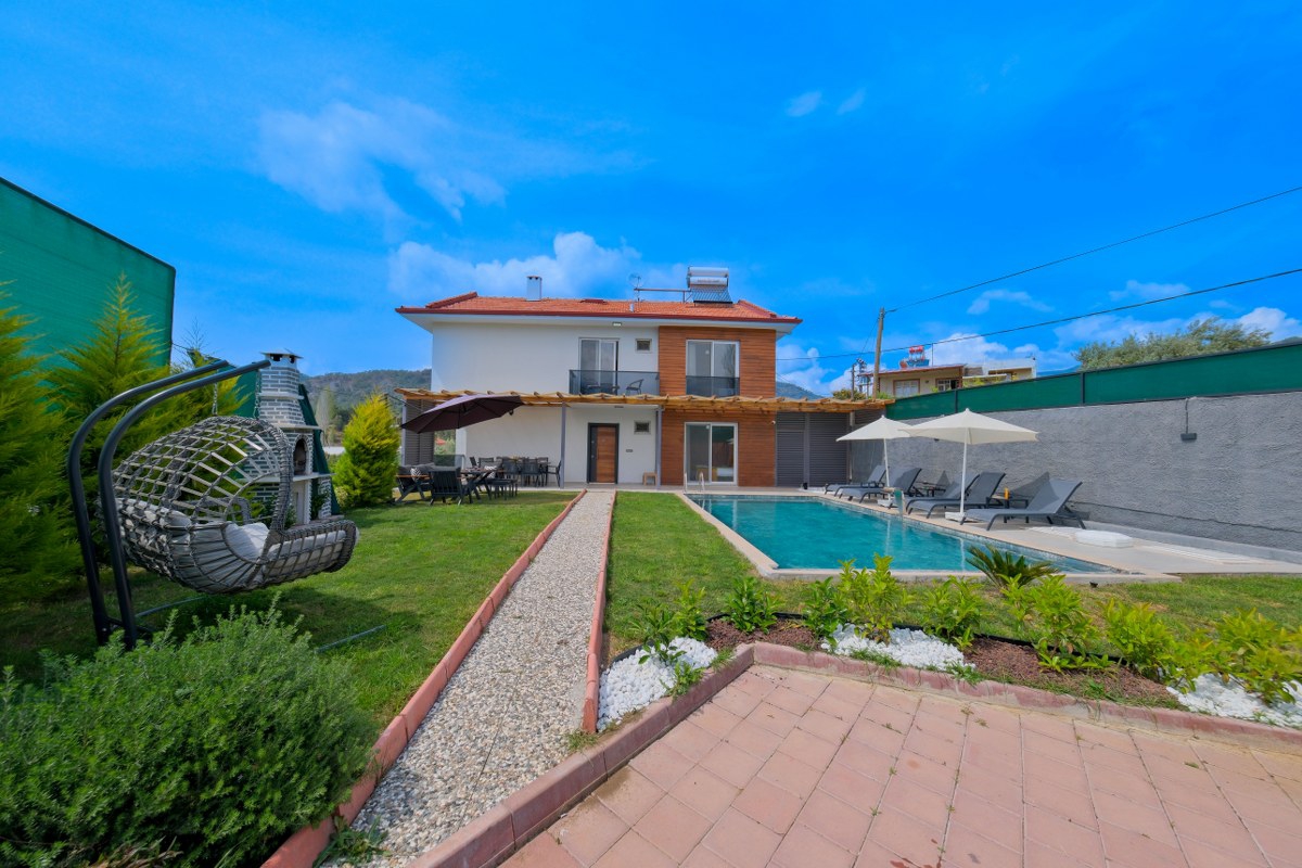 Villa Ezel| Korunaklı Havuz Alanı | Jakuzi - Vilbox